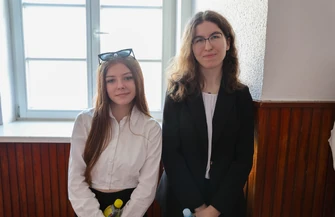 Matury 2026 rozpoczęte. Uczniowie I LO im. Bolesława Chrobrego mierzą się z językiem polskim na poziomie podstawowym