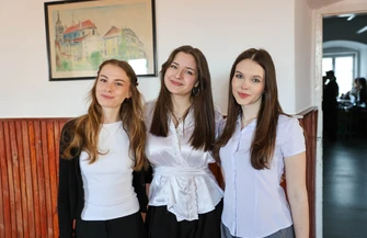 Matury 2026 rozpoczęte. Uczniowie I LO im. Bolesława Chrobrego mierzą się z językiem polskim na poziomie podstawowym