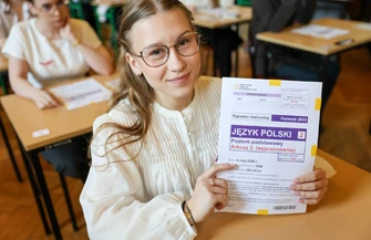 Maturzyści z I LO mierzą się z językiem polskim ZDJĘCIA
