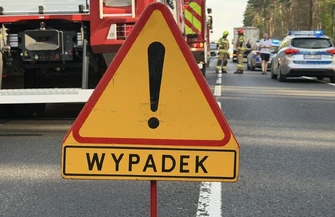 Wypadek na DW742 między Przygłowem a Łęcznem. Motocyklista w szpitalu droga zablokowana