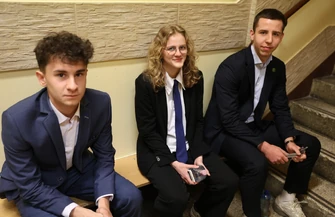 Matura 2026 w III LO w Piotrkowie. Rozpoczęły się kolejne zmagania maturzystów. Dziś zmierzyli się z królową nauk