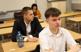 Trzeci dzień matur pozytywne nastroje przed angielskim w II LO w Piotrkowie