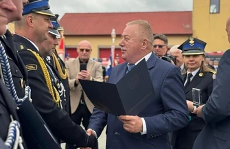 Strażackie święto w Grabicy. Odznaczenia awanse i podziękowania za służbę