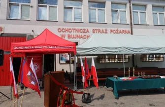 OSP Bujny świętowała 100-lecie działalności. Jednostka otrzymała nowy sztandar i Złoty Znak ZOSP RP