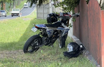 Motocyklista ranny po zderzeniu z busem na DK91 pod Piotrkowem
