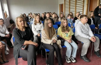 Powiatowy konkurs językowo-plastyczny rozstrzygnięty. Uczniowie zachwycili kaligramami