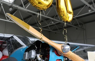 80-letni Piper Cub świętował na lotnisku w Piotrkowie. Był tort i Sto lat
