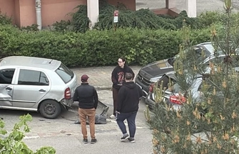 Piotrków Trybunalski pijany kierowca Mercedesa staranował cztery zaparkowane samochody na Daniłowskiego. Został zatrzymany