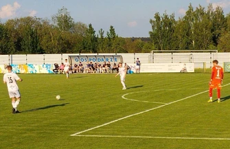Zdecydowały dwa stałe fragmenty. Polonia bez punktów na własnym boisku