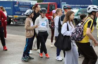 Młodzi mistrzowie bezpieczeństwa drogowego rywalizowali w Piotrkowie