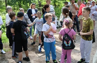 Wyjątkowe święto w sercu lasu. Rodziny zastępcze z Piotrkowa Trybunalskiego zjechały na potrójną granicę