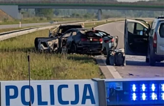 Jechał pod prąd autostradą A1. Jedna osoba zginęła a trzy zostały ranne w tragicznym wypadku pod Czarnocinem w powiecie piotrowskim