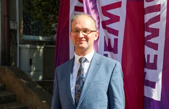Ministra rodziny pracy i polityki społecznej Agnieszki Dziemianowicz-Bąk w Piotrkowie Trybunalskim. Mówiła o reformie PIP umowach śmieciowych mieszkalnictwie i skróceniu czasu pracy. Umowy śmieciowe są patologią polskiego rynku pracy