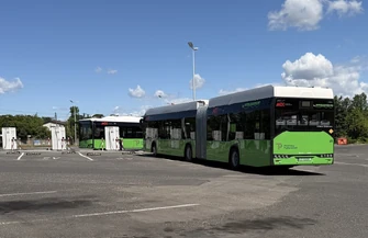 Po 20 latach przegubowy autobus wyjechał na ulice Piotrkowa. MZK testowało nowy Solaris Urbino przed debiutem na linii