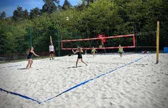 Sportowa majówka w Powiecie Piotrkowskim Młodzi mistrzowie w blasku słońca i medali