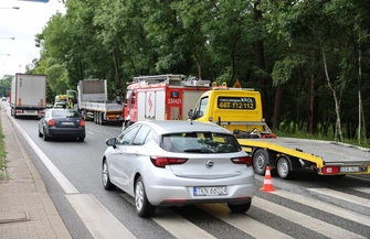 Na ulicy Sulejowskiej w Piotrkowie doszło do kolizji w której udział wzięły samochód osobowy i dostawczy