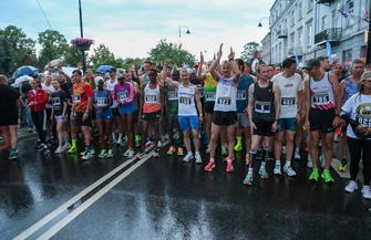 10. Nocny Półmaraton Piotrkowski ulicami miasta. Ponad 800 uczestników na starcie edycji 2026. Kto okazał się najlepszy
