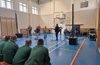 Na terenie Aresztu Śledczego w Piotrkowie Trybunalskim odbyło się wyjątkowe wydarzenie muzyczne. Wystąpił Richmond Road Band