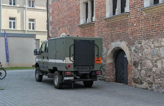 Granaty pociski i materiały wybuchowe znalezione w muzeum. W akcji saperzy i policja