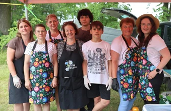 Pomagali Kacprowi podczas motoryzacyjnego pikniku. Trwa zbiórka na rehabilitację chłopca