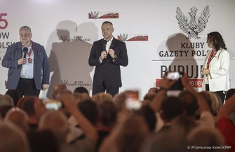 Prezydent RP Karol Nawrocki w Sulejowie. Na zjeździe Klubów Gazety Polskiej pojawili się także Jarosław Kaczyński Mateusz Morawiecki i Tomasz Sakiewicz