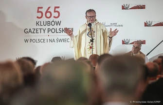 Prezydent RP Karol Nawrocki w Sulejowie. Na zjeździe Klubów Gazety Polskiej pojawili się także Jarosław Kaczyński Mateusz Morawiecki i Tomasz Sakiewicz