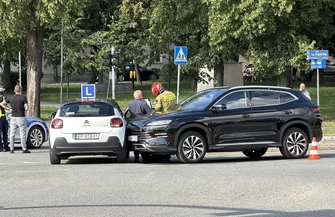 Zasłabła i zderzyła się z „elką”. Auto samo wezwało pomoc 