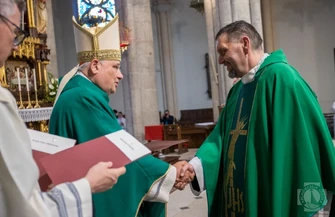 Zmiany wśród proboszczów i duchownych w Piotrkowie Trybunalskim. Nowy proboszcz w parafii NMP Królowej Pokoju i nowy rektor kościoła akademickiego