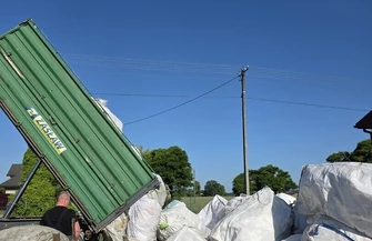 Udana zbiórka folii rolniczych w Gminie Grabica. Zebrano kilka ton odpadów