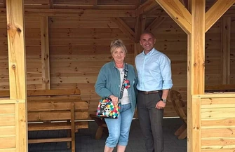 Nowa altana w Niechcicach-Osiedlu Przylesie. Inwestycja z funduszu sołeckiego zakończona