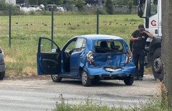 Betoniarka uderzyła w tył Hyundaia na ul. Żelaznej. Kierująca trafiła do szpitala