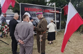 Uroczystości na Rondzie Ofiar Rzezi Wołyńskiej w Piotrkowie