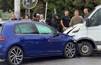 Trzy samochody zderzyły się na skrzyżowaniu w Siomkach. Droga była całkowicie zablokowana