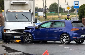Trzy samochody zderzyły się na skrzyżowaniu w Siomkach