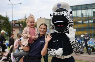Piknik policyjny przy ul. Niemena przyciągnął tłumy mieszkańców. Wspólne świętowanie z okazji Święta Policji