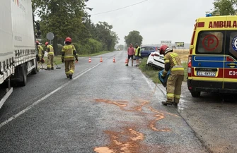 Groźny wpadek na Wolborskiej. Droga w Meszczach całkowicie zablokowana