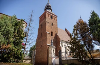 Najstarszy kościół w Piotrkowie Trybunalskim. Jakie tajemnice skrywa Fara?