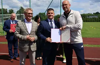 Gmina Kamieńsk otrzymuje dofinansowanie na remont budynków klubowych
