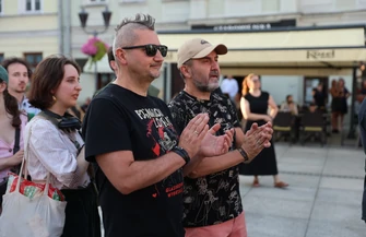 Kolejny koncert z cyklu Trybunalskie Granie odbył się w Rynku Trybunalskim. Tym razem publiczność rozgrzał zespół Hańba