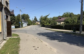 Powrót stałego pierwszeństwa u zbiegu ul. Jerozolimskiej i Spacerowej. Są braki w oznakowaniu