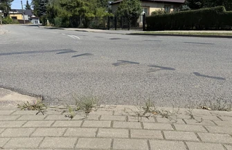 Powrót stałego pierwszeństwa u zbiegu ul. Jerozolimskiej i Spacerowej. Są braki w oznakowaniu