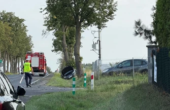Wypadek z udziałem dwóch samochodów na DK 91 w Longinówce. Droga jest zablokowana ranny jest 6-letni chłopiec