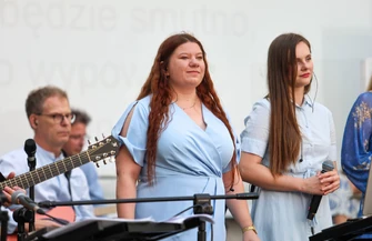 Chrześcijański zespół Syjon z Bełchatowa wystąpił podczas V Jarmarku Dominikańskiego w Piotrkowie. Publiczność była zachwycona