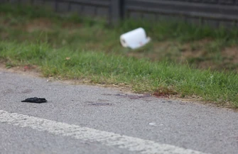 41-latek i 6-letnia dziewczynka ranni w wypadku w Papieżach. Motocyklista trafił do szpitala śmigłowcem LPR