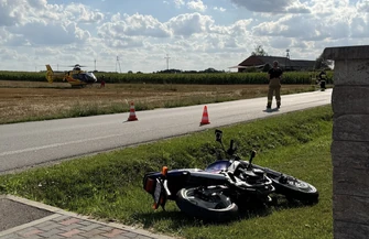 Motocyklista bez prawa jazdy i 6-latka ranni w wypadku. Lądował śmigłowiec LPR