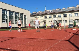 W Dąbrowie nad Czarną rozegrano turniej siatkówki o Puchar Wójta Gminy Aleksandrów. Do sportowej rywalizacji przystąpiło sześć drużyn reprezentujących sołectwa. Najlepsza okazała się ekipa z Wólki Skotnickiej.