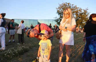 Perseidy nad Piotrkowem. Mediateka po raz czwarty zaprosiła mieszkańców na noc pełną astronomicznych atrakcji