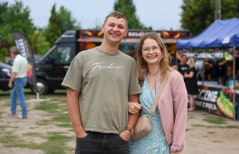 Drugi dzień Dni Sulejowa. Na scenie Jaś Marczewski Jasny Plan i Mr. President z hitem Coco Jumboo a na koniec dyskoteka pod chmurką z Pewex Party. Tak bawili się mieszkańcy