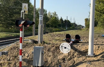 PKP PLK inwestuje w bezpieczeństwo na przejeździe kolejowo-drogowym w Piotrkowie