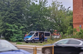 Pożar dawnego Sigmatexu w Piotrkowie. Na miejscu 4 zastępy straży pożarnej